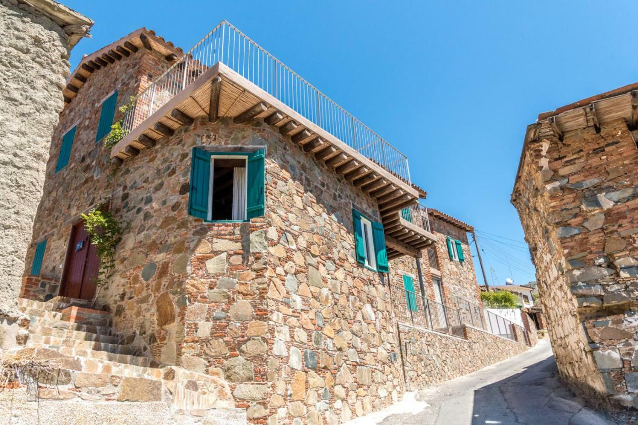 Farmakas Living Guest House Exterior foto