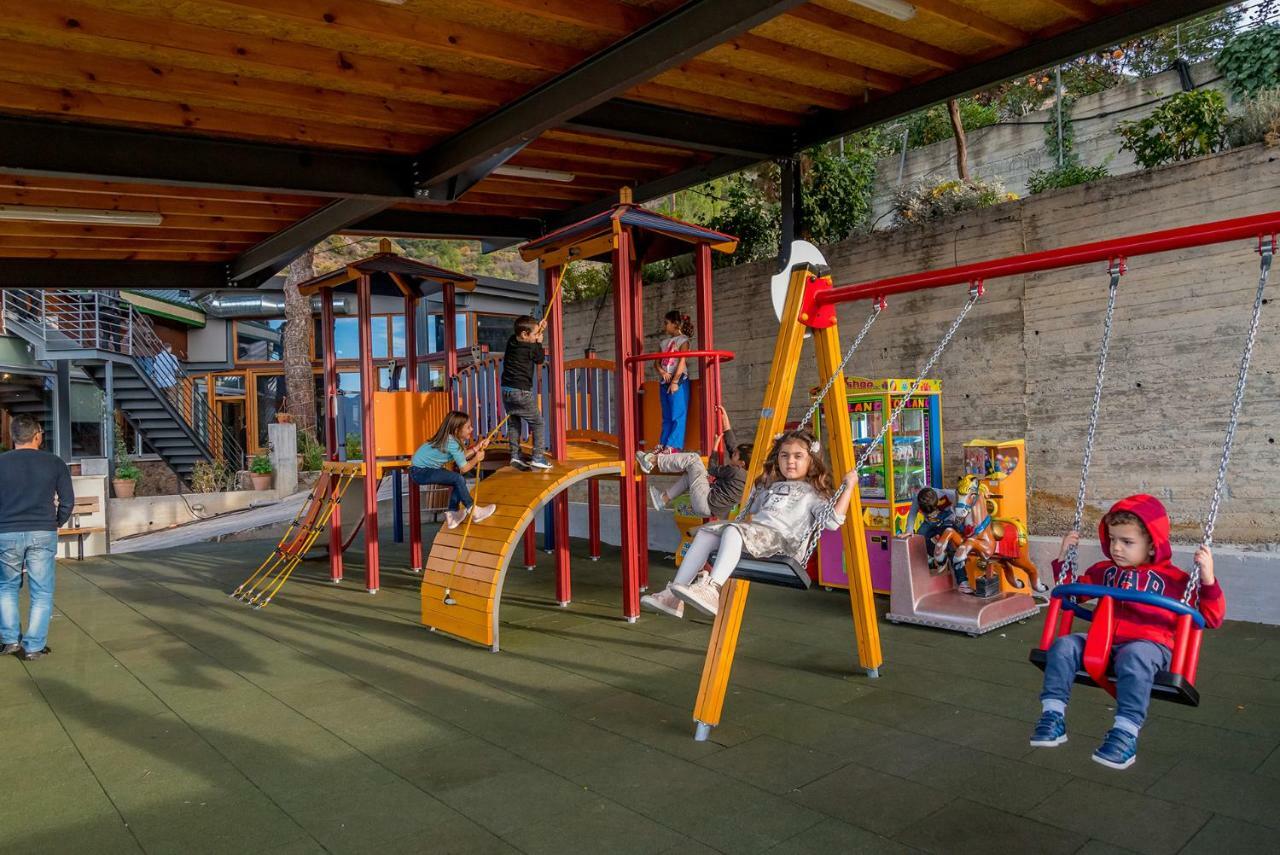 Farmakas Living Guest House Exterior foto
