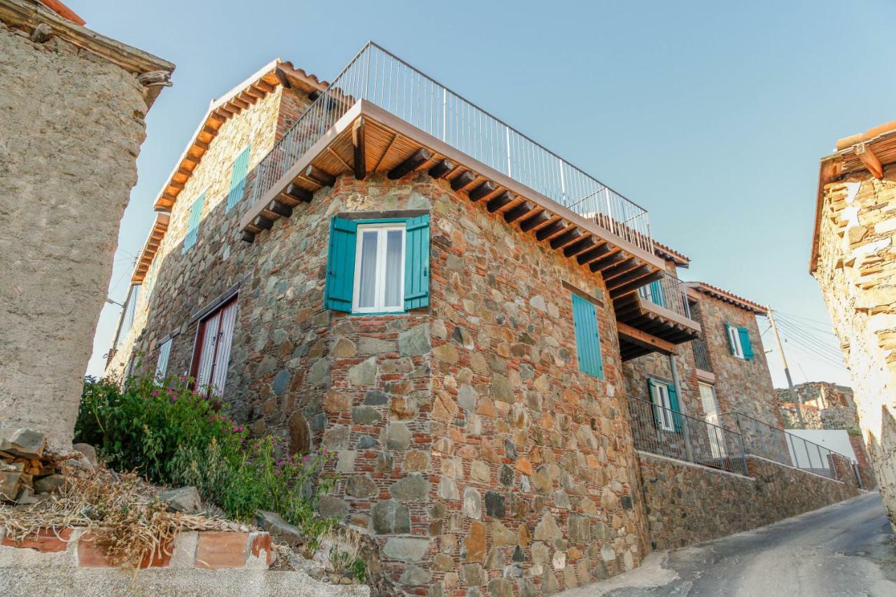 Farmakas Living Guest House Exterior foto
