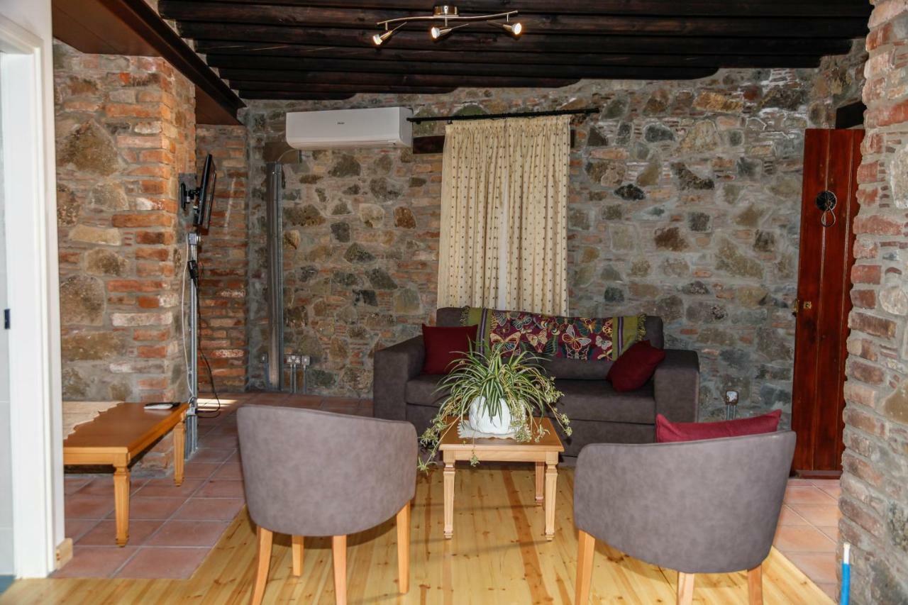 Farmakas Living Guest House Exterior foto